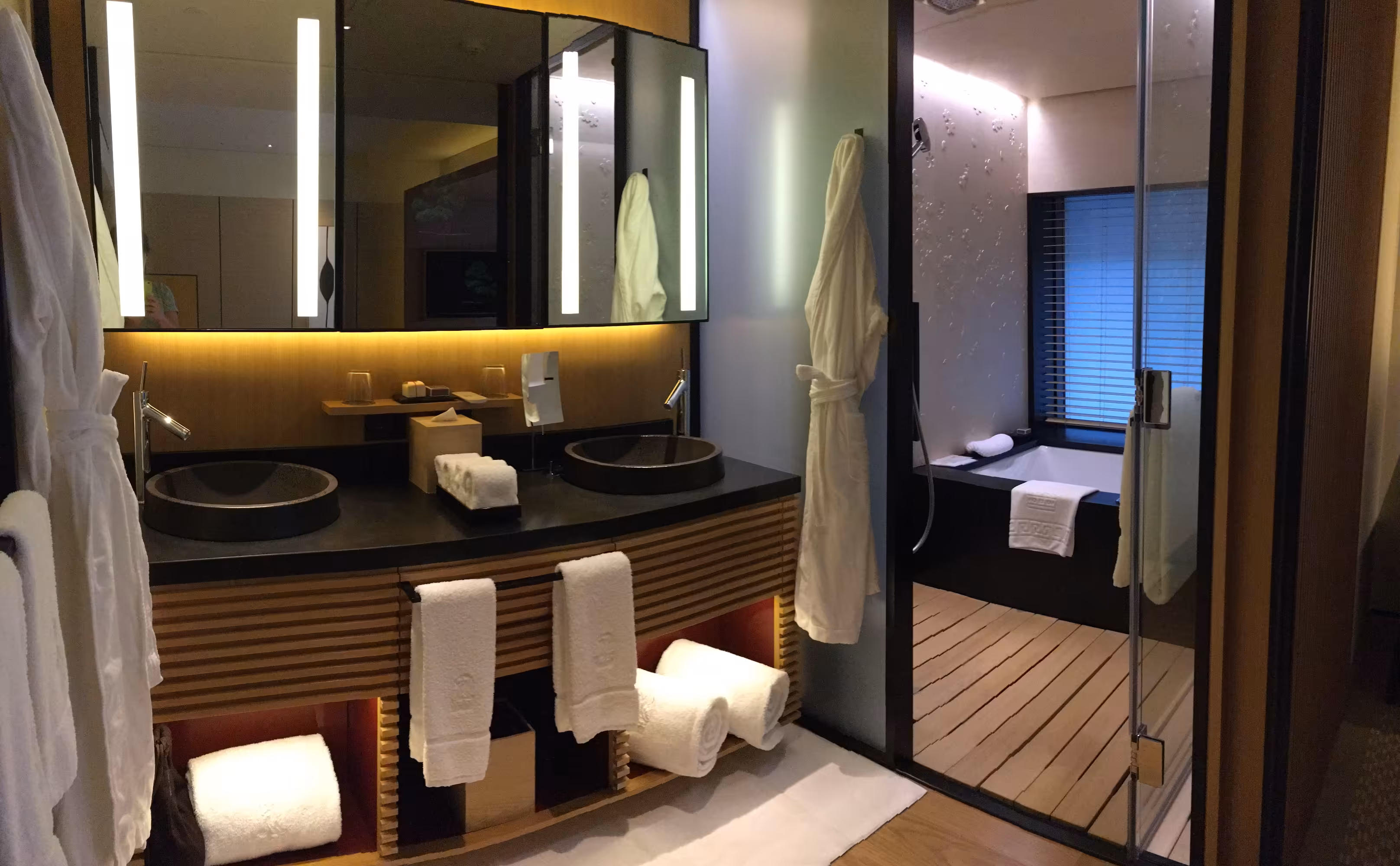 Ritz Carlton Kyoto Bathroom with Bathtub